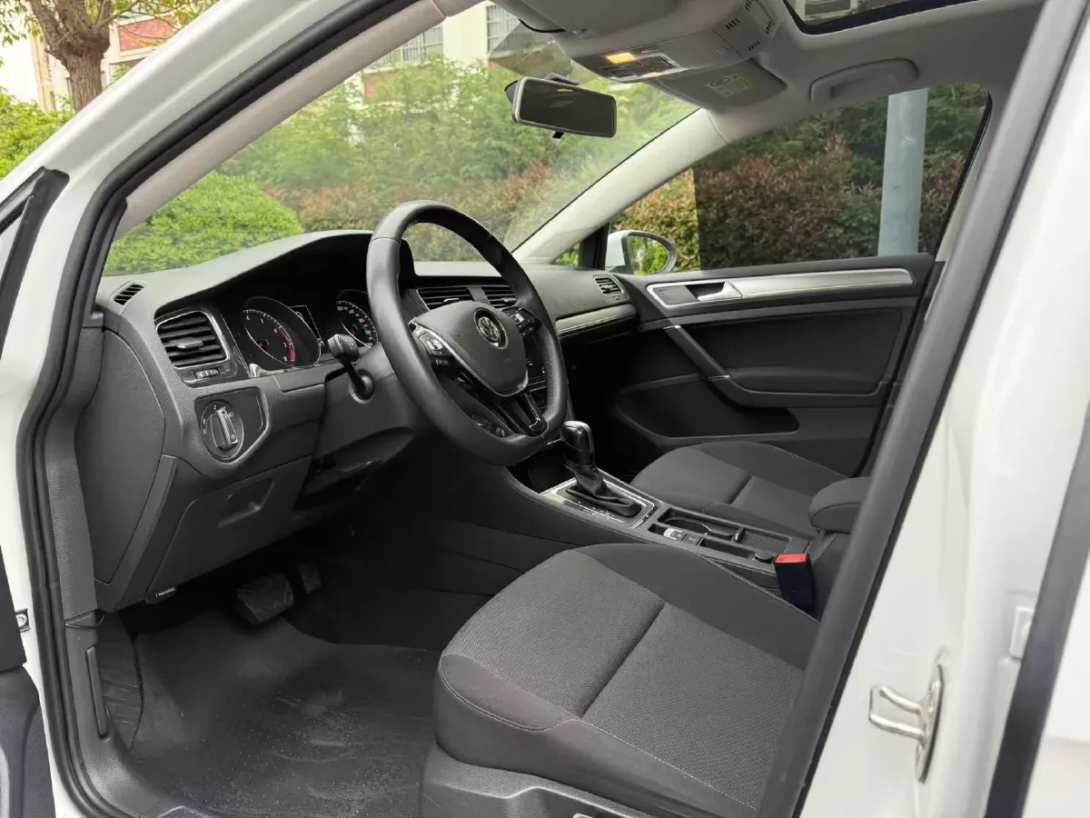 2019 Ford Focus 1.5T 184HP L3 8AT,autocango,china used car exporter,china ev exporter,chinese used car exporter,chinese used ev exporter