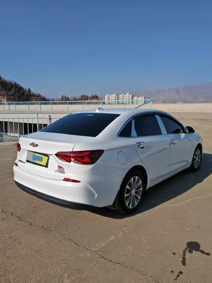 2021 Chevrolet Monza 1.5L 113HP L4 6AT,autocango,china used car exporter,china ev exporter,chinese used car exporter,chinese used ev exporter