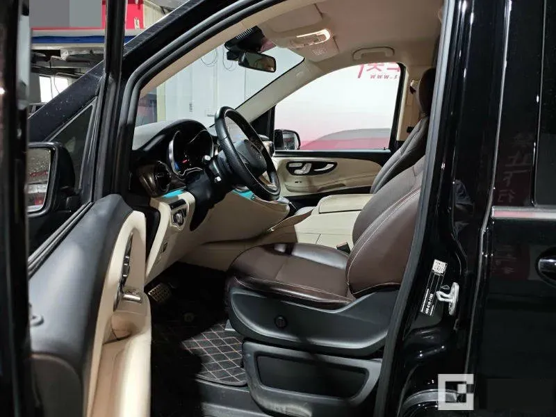 2020 Mercedes-Benz V Class 2.0T 211HP L4 9AT,autocango,china used car exporter,china ev exporter,chinese used car exporter,chinese used ev exporter