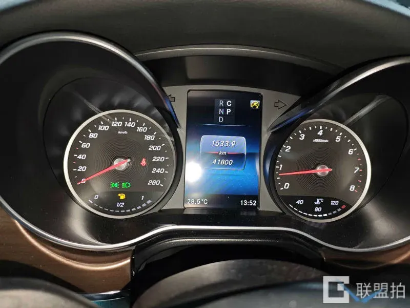 2020 Mercedes-Benz V Class 2.0T 211HP L4 9AT,autocango,china used car exporter,china ev exporter,chinese used car exporter,chinese used ev exporter