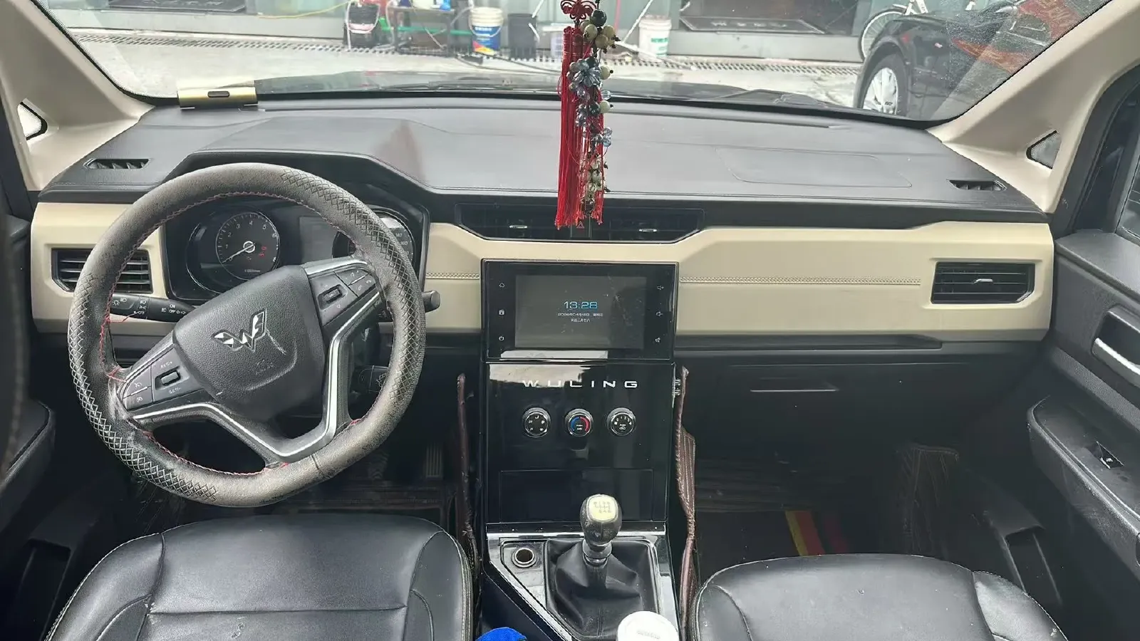 2021 WuLing HongGuang Plus 1.5L 99HP L4 6MT,autocango,china used car exporter,china ev exporter,chinese used car exporter,chinese used ev exporter