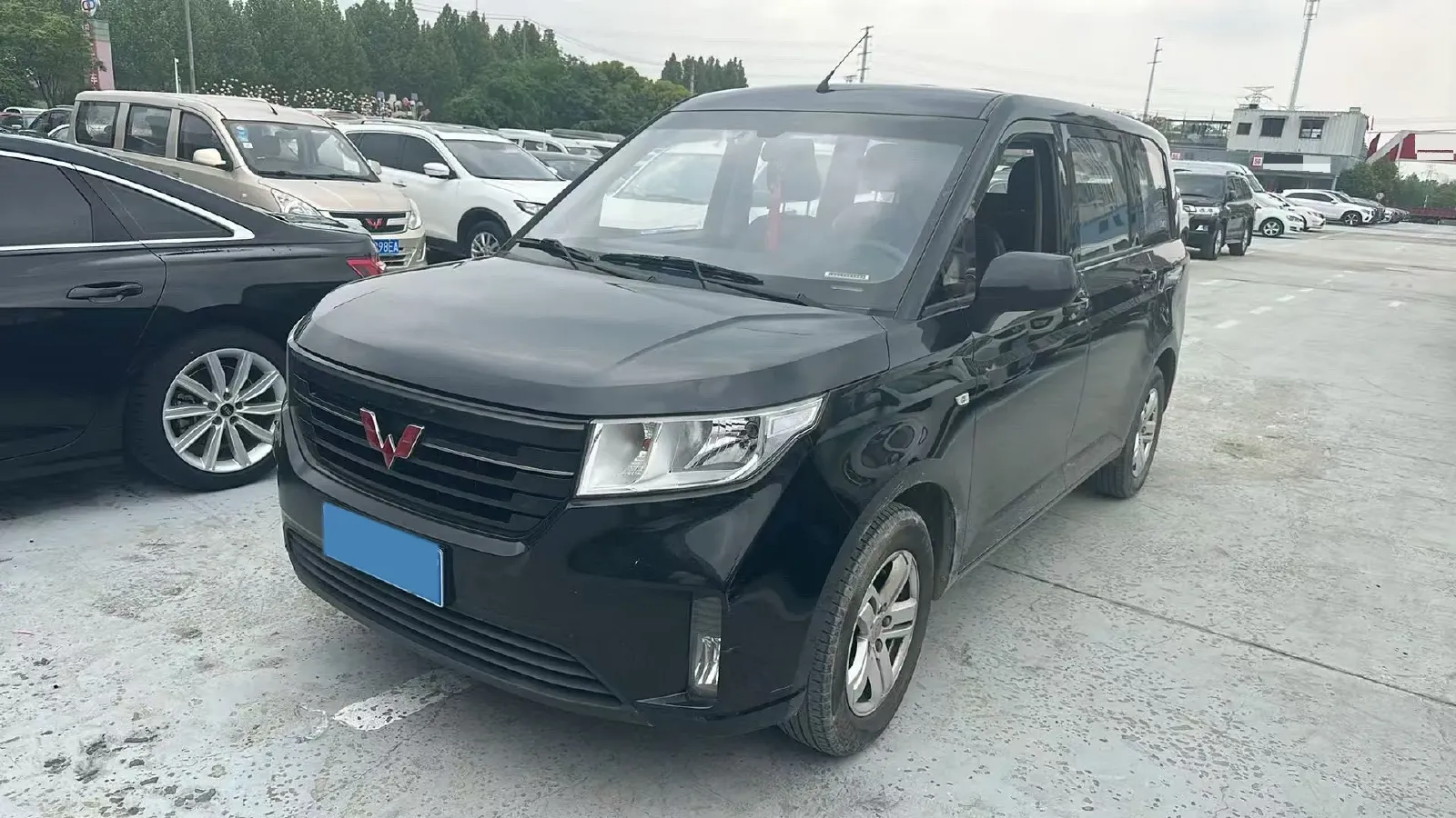 2021 WuLing HongGuang Plus 1.5L 99HP L4 6MT,autocango,china used car exporter,china ev exporter,chinese used car exporter,chinese used ev exporter