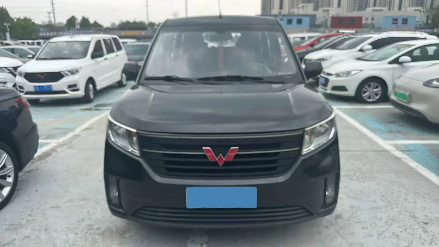 2021 WuLing HongGuang Plus 1.5L 99HP L4 6MT,autocango,china used car exporter,china ev exporter,chinese used car exporter,chinese used ev exporter