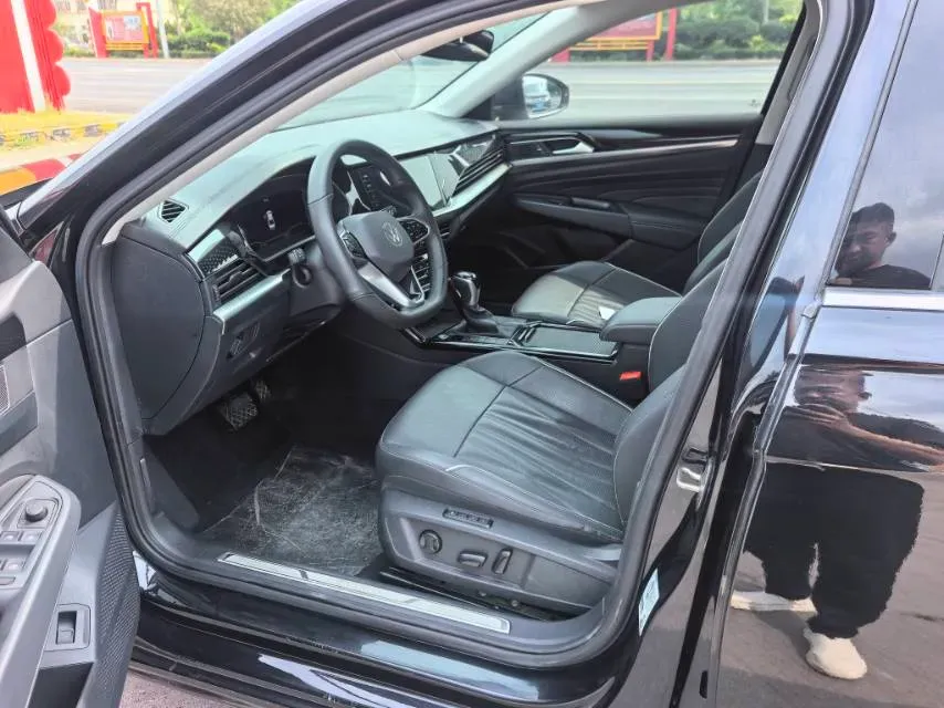 2023 Volkswagen Passat 2.0T 186HP L4 7DCT,autocango,china used car exporter,china ev exporter,chinese used car exporter,chinese used ev exporter