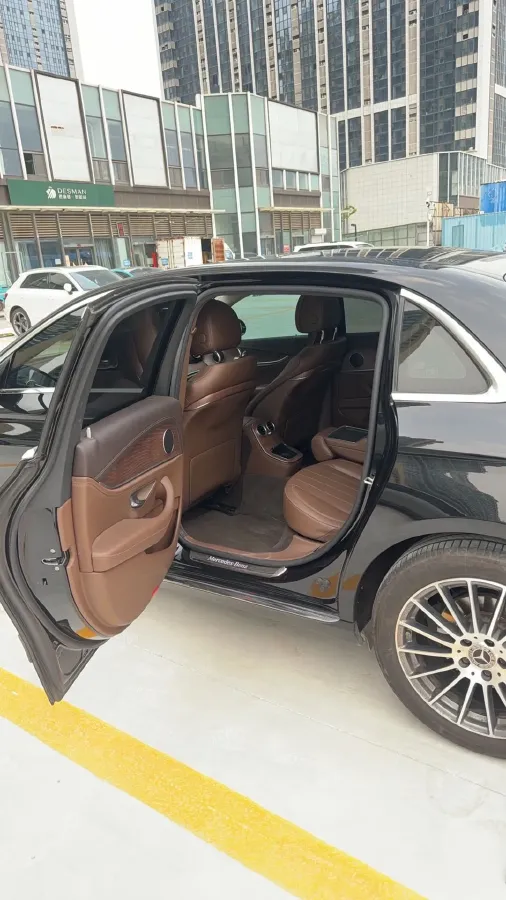 2021 Mercedes-Benz E Class 2.0T 197HP L4 9AT,autocango,china used car exporter,china ev exporter,chinese used car exporter,chinese used ev exporter