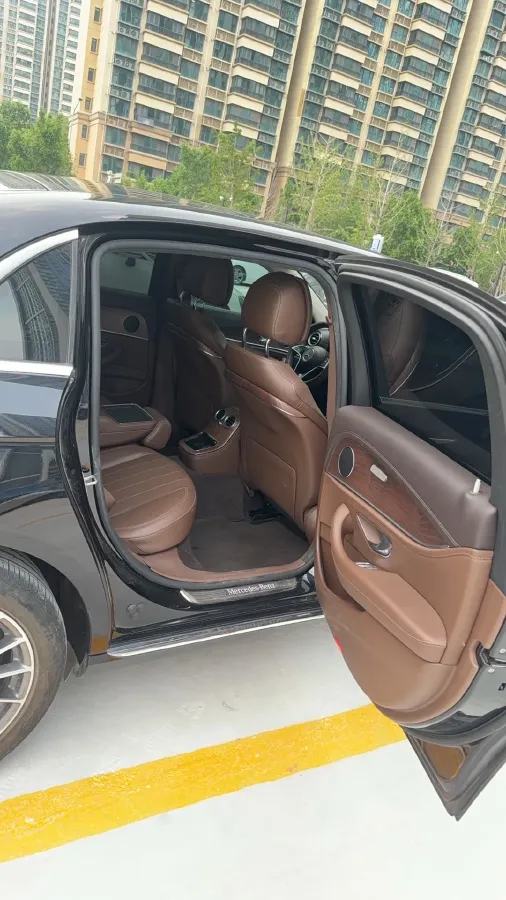 2021 Mercedes-Benz E Class 2.0T 197HP L4 9AT,autocango,china used car exporter,china ev exporter,chinese used car exporter,chinese used ev exporter