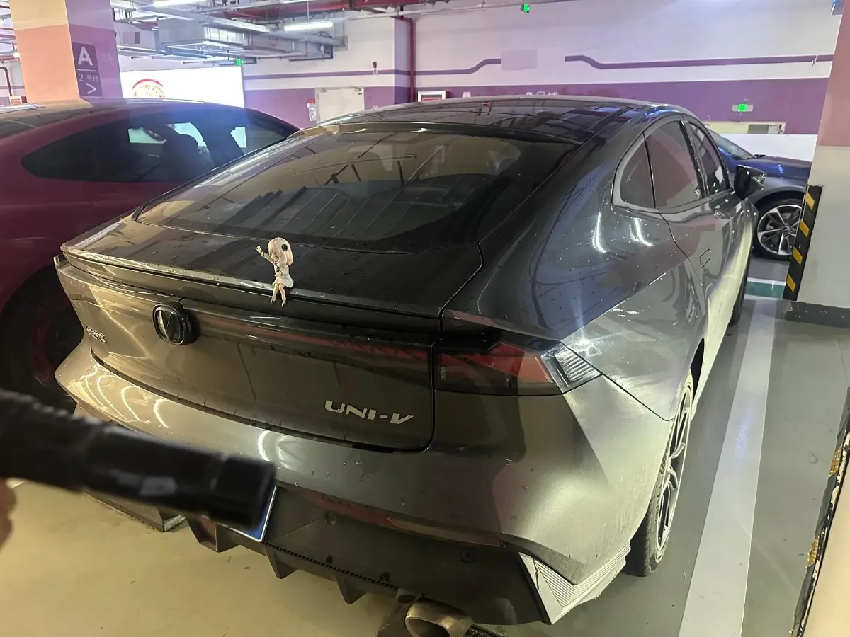 2023 ChangAn UNI-V 1.5T 188HP L4 7DCT,autocango,china used car exporter,china ev exporter,chinese used car exporter,chinese used ev exporter