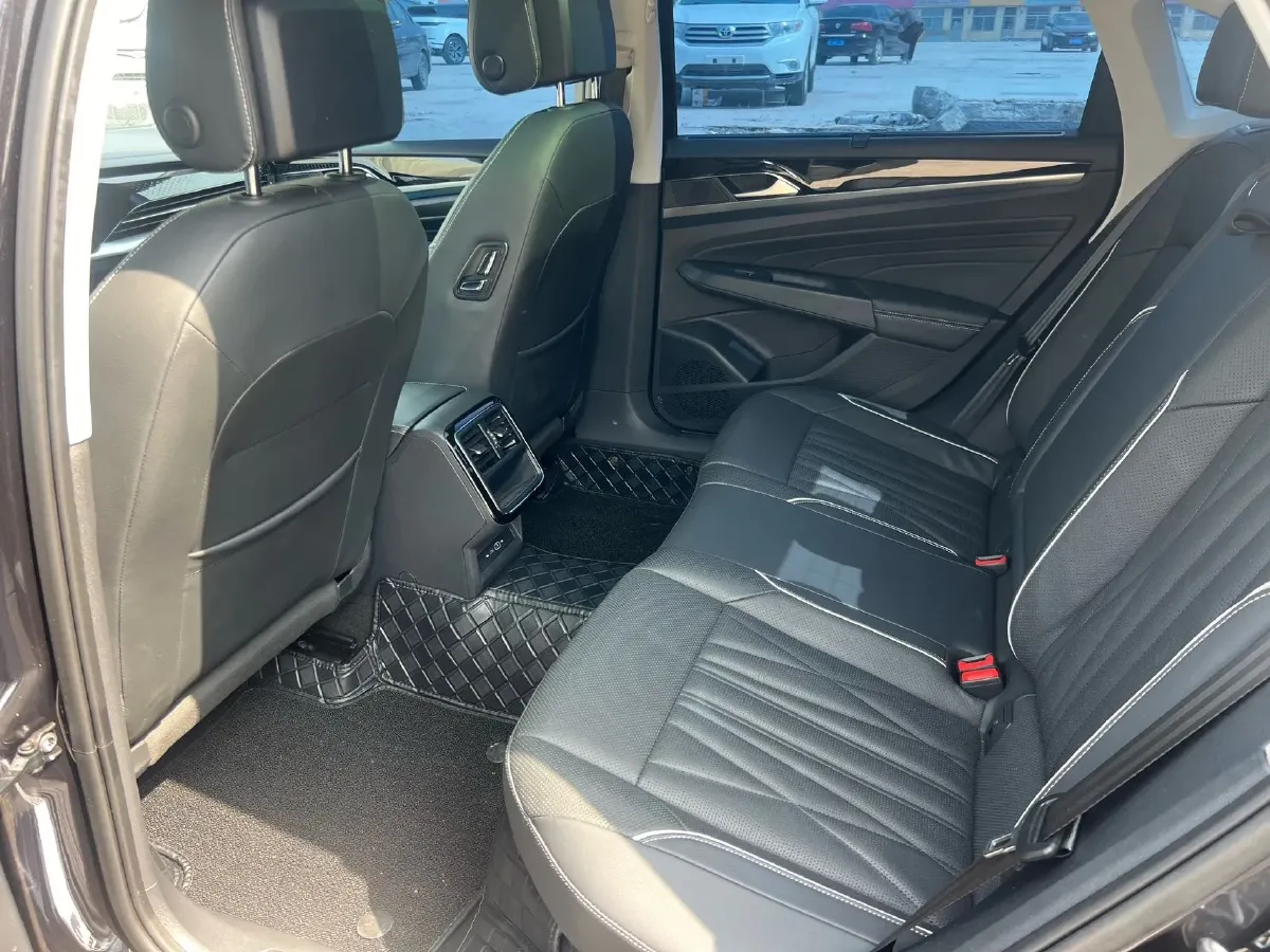 2022 Xpeng P7 BEV 60.2KWH,autocango,china used car exporter,china ev exporter,chinese used car exporter,chinese used ev exporter