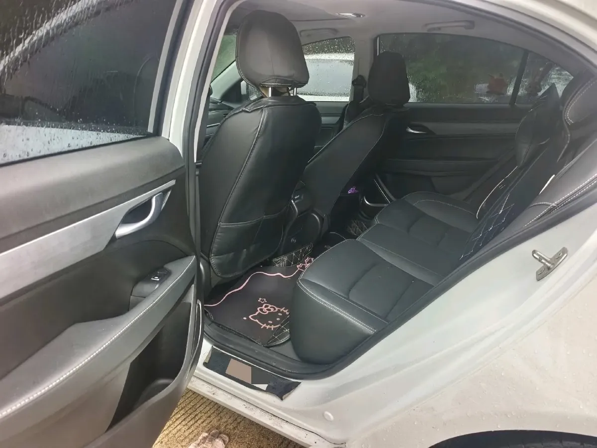 2021 BaoJun 530 1.5T 147HP L4 CVT,autocango,china used car exporter,china ev exporter,chinese used car exporter,chinese used ev exporter