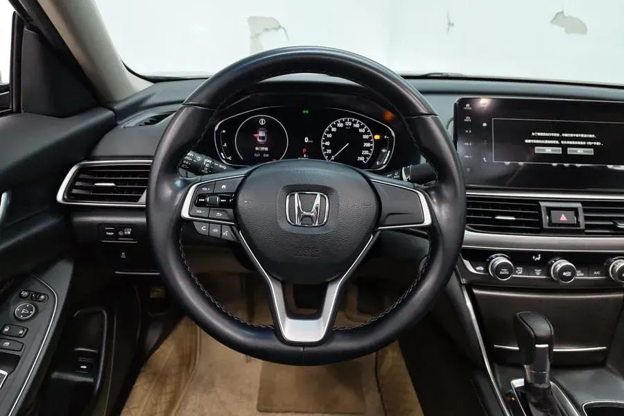 2022 Honda Accord 1.5T 194HP L4 CVT,autocango,china used car exporter,china ev exporter,chinese used car exporter,chinese used ev exporter