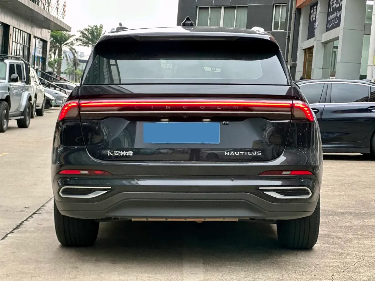 2023 Lincoln Nautilus 2.0T 261HP L4 8AT,autocango,china used car exporter,china ev exporter,chinese used car exporter,chinese used ev exporter