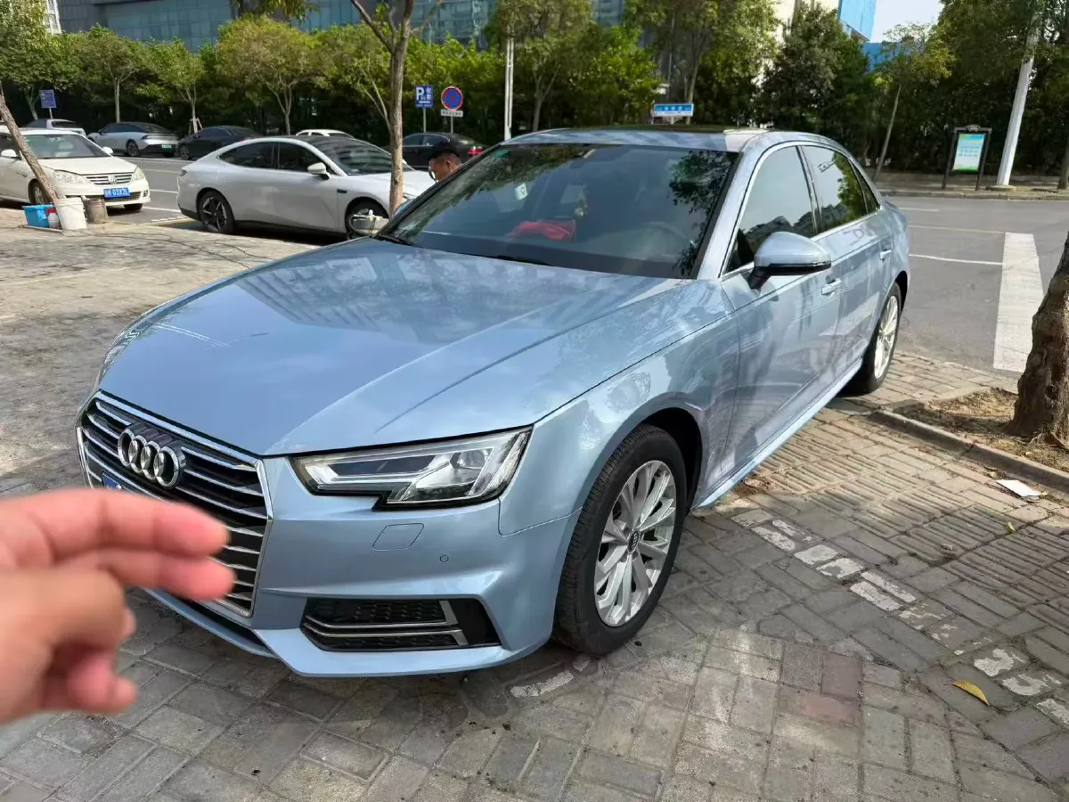 2019 Audi A4L 2.0T 190HP L4 7DCT,autocango,china used car exporter,china ev exporter,chinese used car exporter,chinese used ev exporter