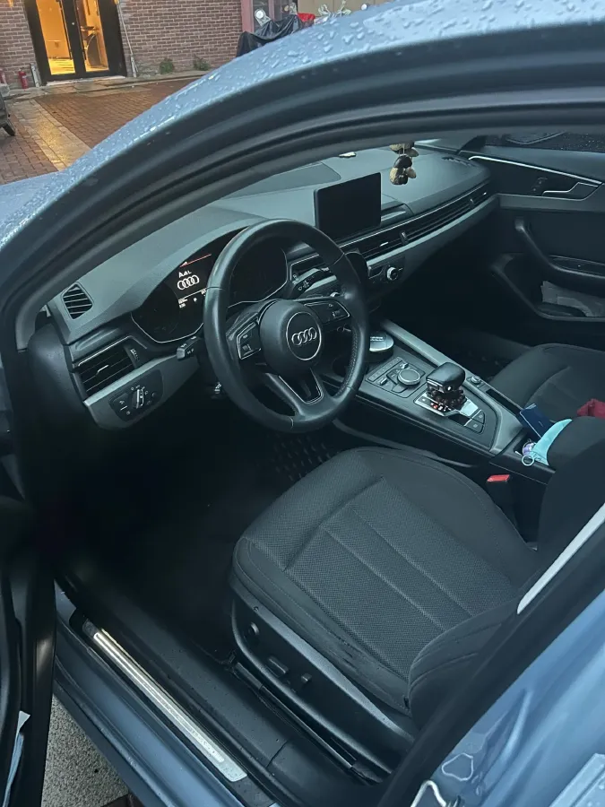 2019 Audi A4L 2.0T 190HP L4 7DCT,autocango,china used car exporter,china ev exporter,chinese used car exporter,chinese used ev exporter