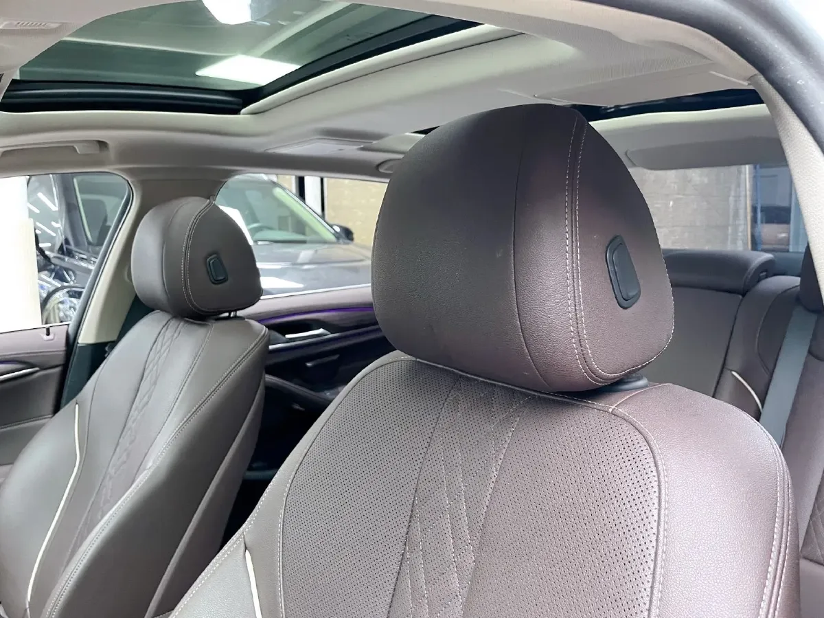 2023 BMW 5 Series 2.0T 245HP L4 8AT,autocango,china used car exporter,china ev exporter,chinese used car exporter,chinese used ev exporter