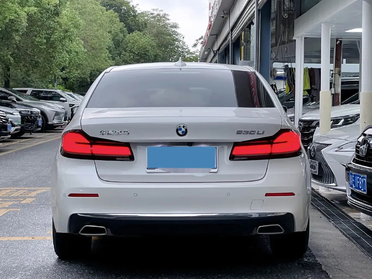 2023 BMW 5 Series 2.0T 245HP L4 8AT,autocango,china used car exporter,china ev exporter,chinese used car exporter,chinese used ev exporter