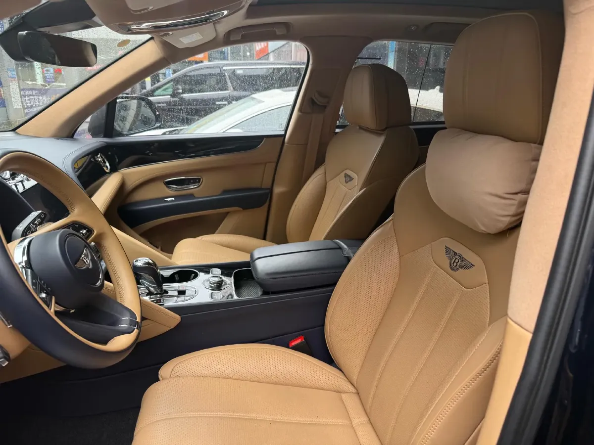 2022 Bentley Bentayga 4.0T 550HP V8 8AT,autocango,china used car exporter,china ev exporter,chinese used car exporter,chinese used ev exporter