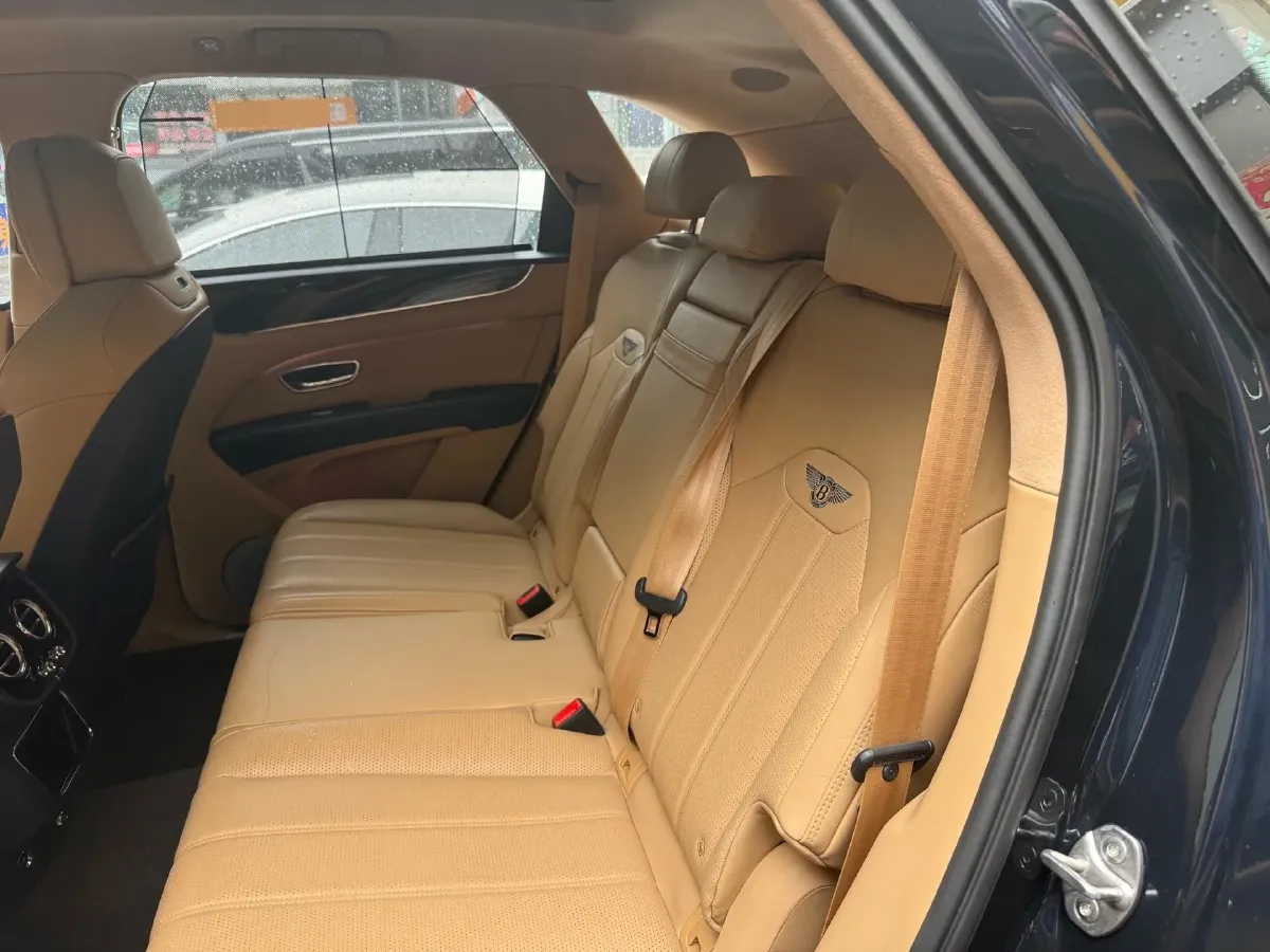 2022 Bentley Bentayga 4.0T 550HP V8 8AT,autocango,china used car exporter,china ev exporter,chinese used car exporter,chinese used ev exporter