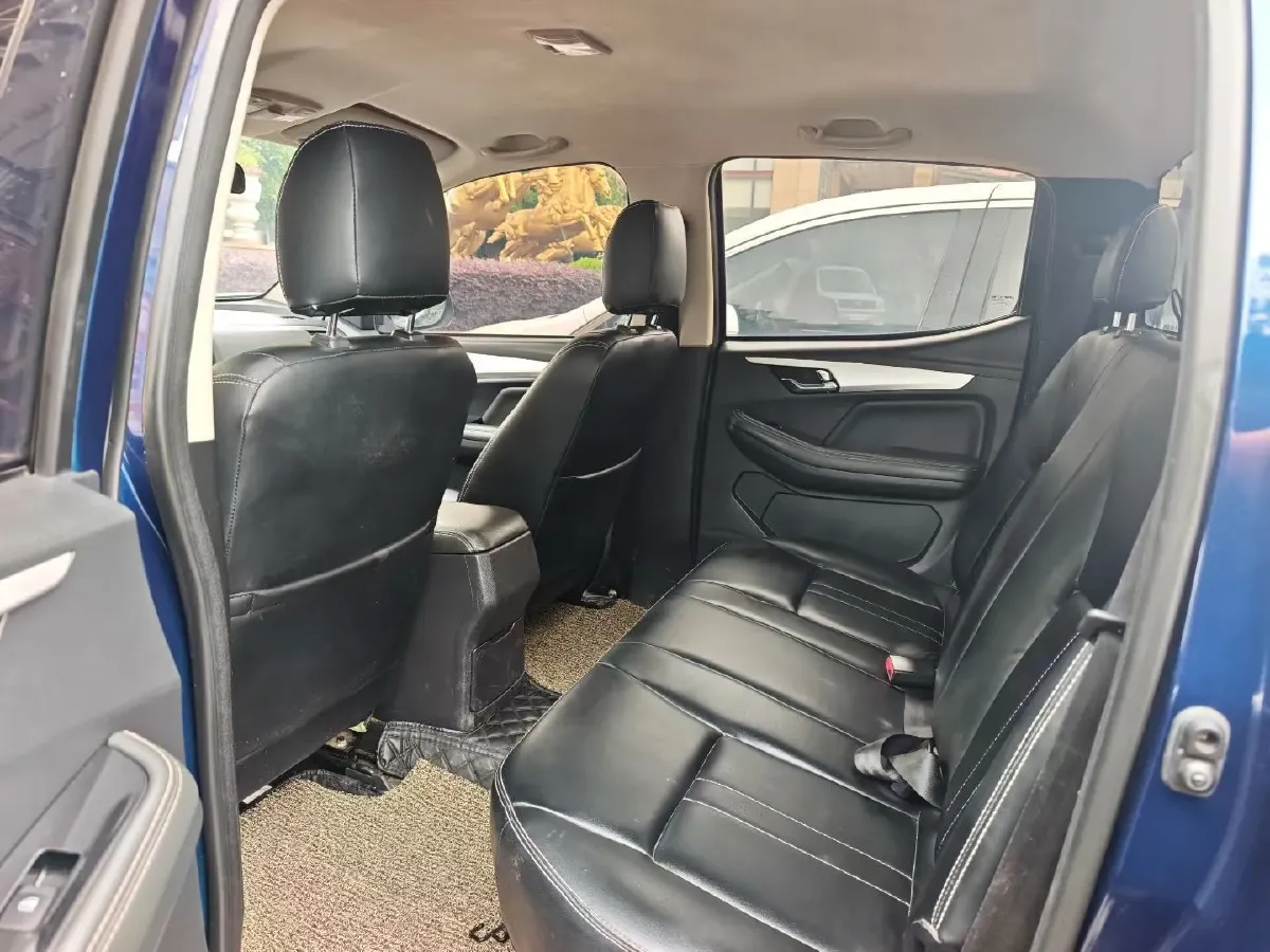 2020 JMC BaoDian 2.5T 140HP L4 5MT,autocango,china used car exporter,china ev exporter,chinese used car exporter,chinese used ev exporter