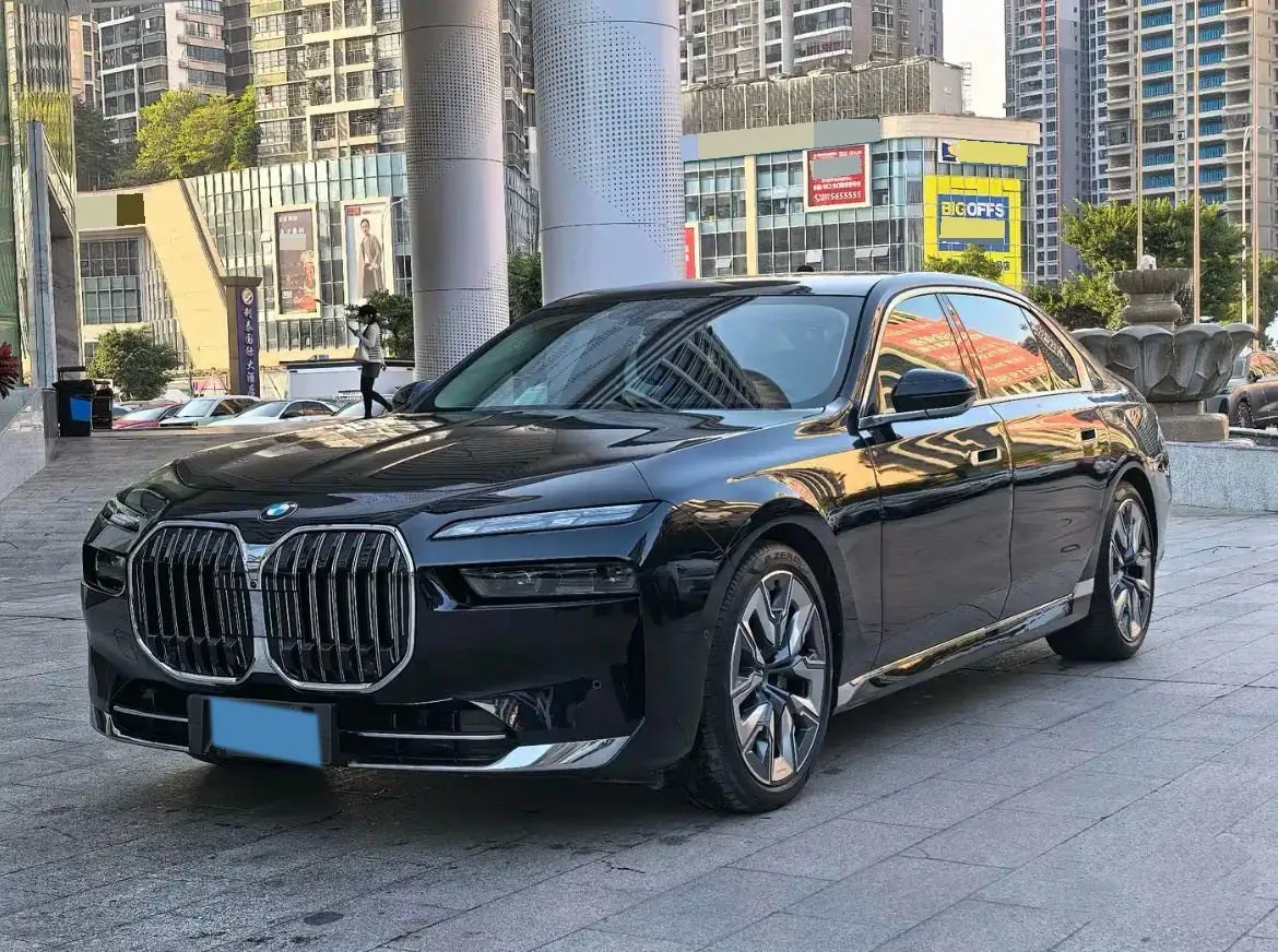 2023 BMW 7 Series 3.0T 381HP L6 8AT,autocango,china used car exporter,china ev exporter,chinese used car exporter,chinese used ev exporter