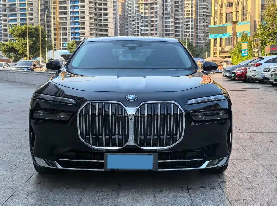 2023 BMW 7 Series 3.0T 381HP L6 8AT,autocango,china used car exporter,china ev exporter,chinese used car exporter,chinese used ev exporter
