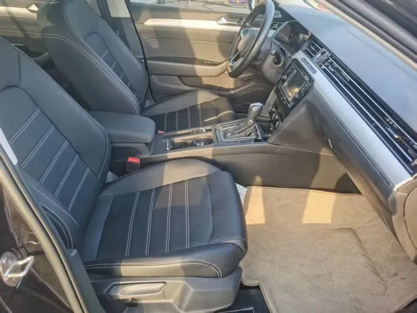 2023 Volkswagen Magotan 1.4T 150HP L4 7DCT,autocango,china used car exporter,china ev exporter,chinese used car exporter,chinese used ev exporter