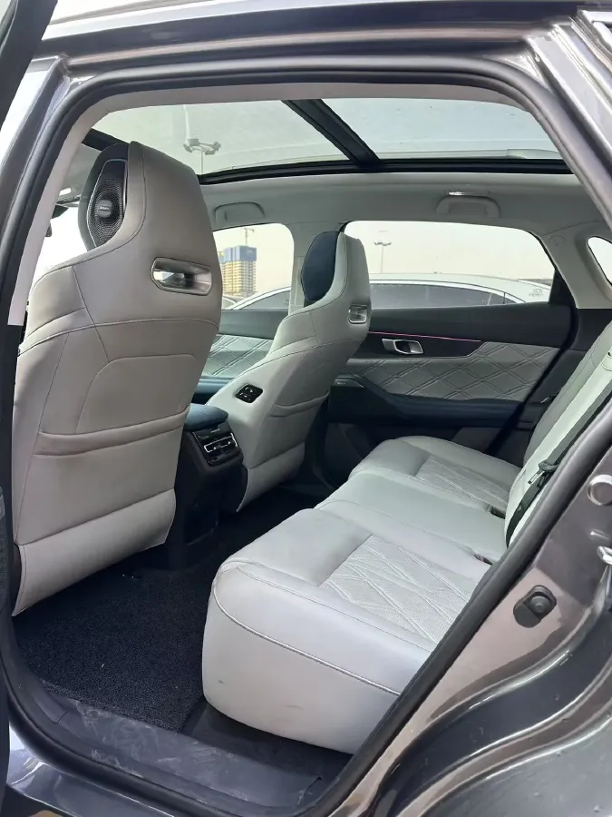 2024 ChangAn UNI-K iDD 1.5T 170HP L4 6TCT PHEV 28.4KWH,autocango,china used car exporter,china ev exporter,chinese used car exporter,chinese used ev exporter