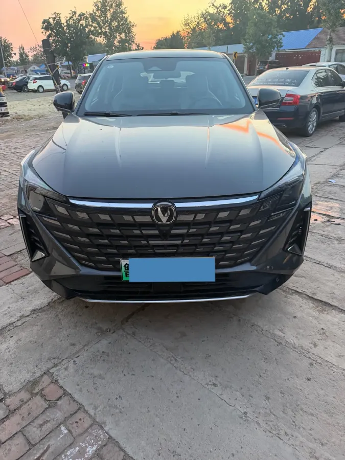 2024 ChangAn UNI-Z 1.5L 98HP L4 E-CVT PHEV 18.4KWH,autocango,china used car exporter,china ev exporter,chinese used car exporter,chinese used ev exporter