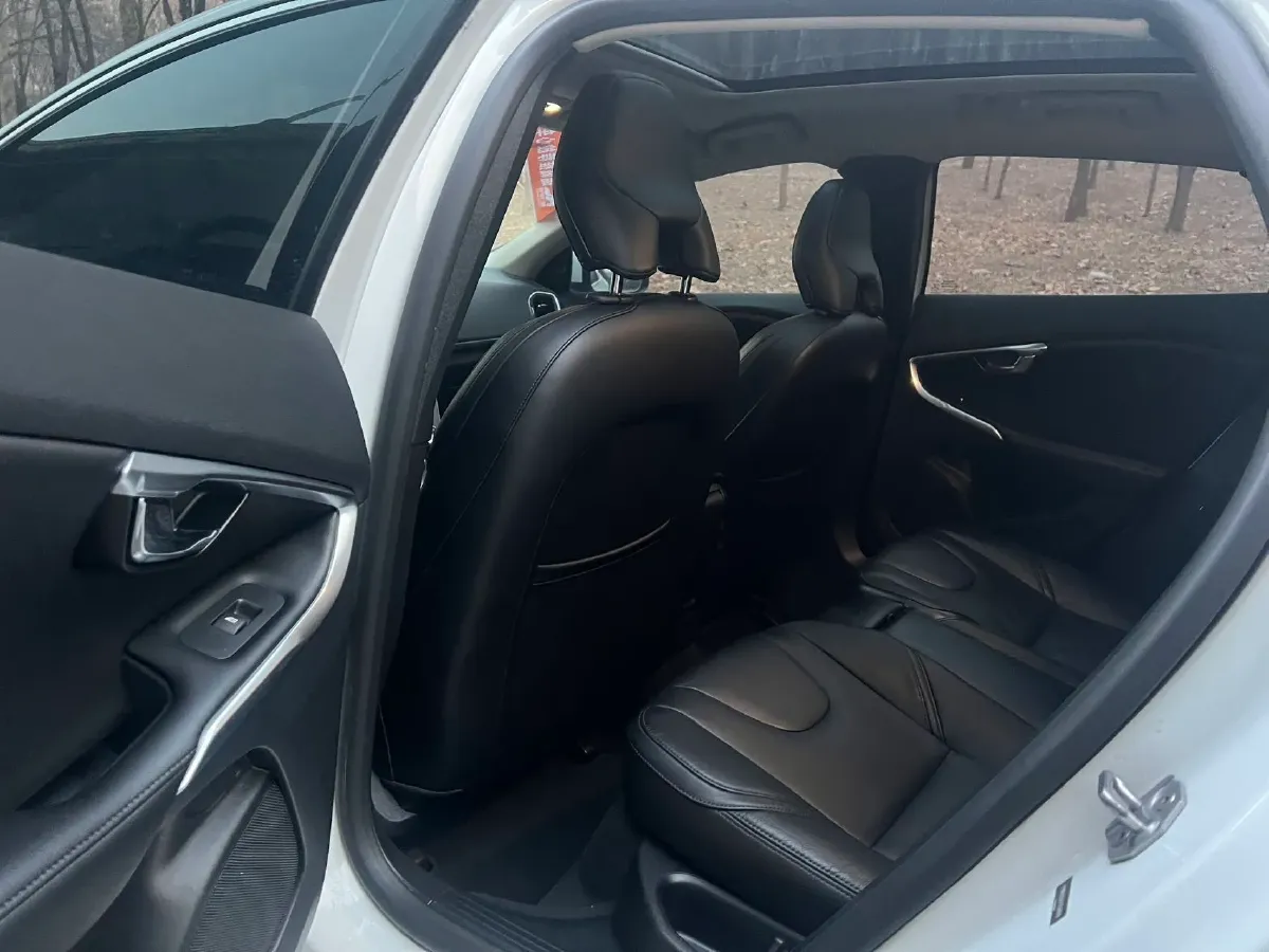 2019 Ford Taurus 2.0T 245HP L4 8AT,autocango,china used car exporter,china ev exporter,chinese used car exporter,chinese used ev exporter