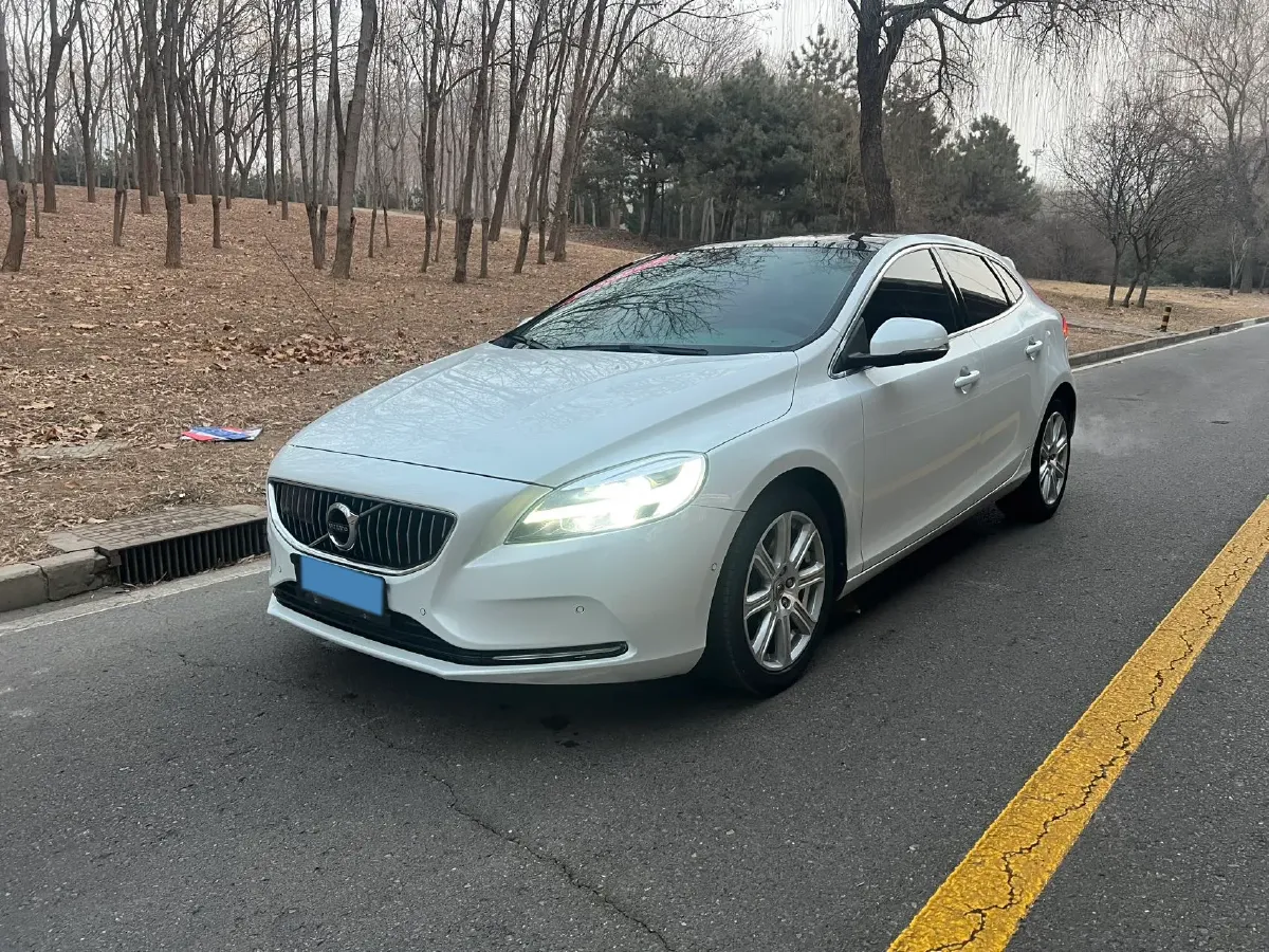 2019 Ford Taurus 2.0T 245HP L4 8AT,autocango,china used car exporter,china ev exporter,chinese used car exporter,chinese used ev exporter