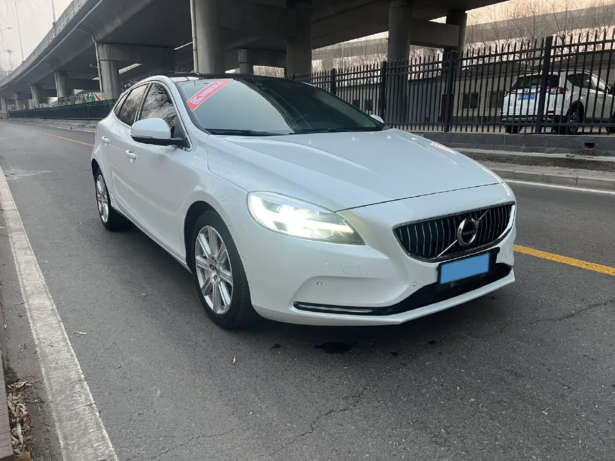 2019 Ford Taurus 2.0T 245HP L4 8AT,autocango,china used car exporter,china ev exporter,chinese used car exporter,chinese used ev exporter