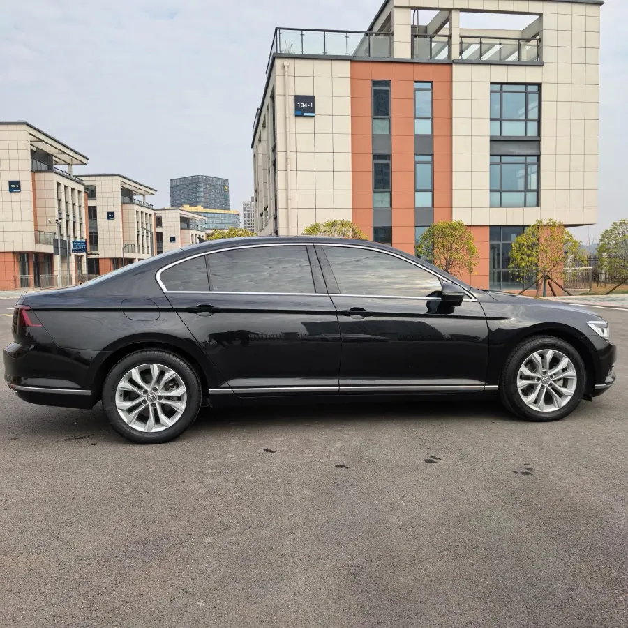 2019 Volkswagen Magotan 2.0T 186HP L4 7DCT,autocango,china used car exporter,china ev exporter,chinese used car exporter,chinese used ev exporter