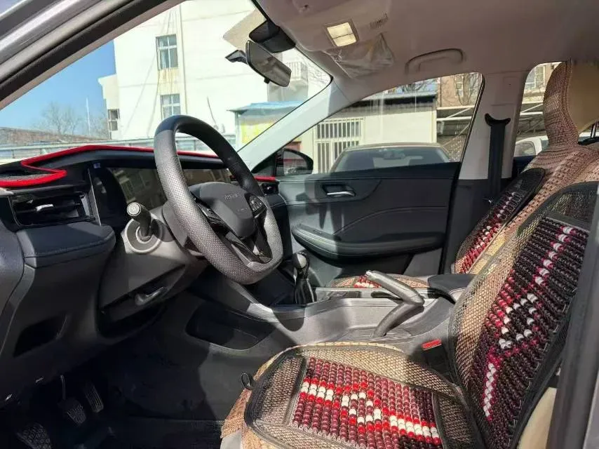 2023 Roewe i5 1.5L 129HP L4 5MT,autocango,china used car exporter,china ev exporter,chinese used car exporter,chinese used ev exporter