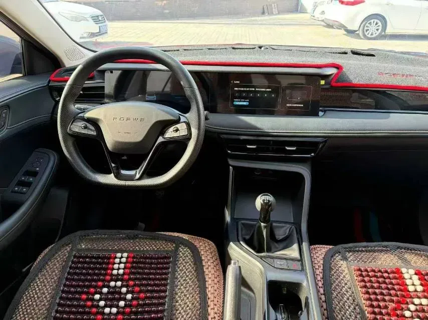 2023 Roewe i5 1.5L 129HP L4 5MT,autocango,china used car exporter,china ev exporter,chinese used car exporter,chinese used ev exporter