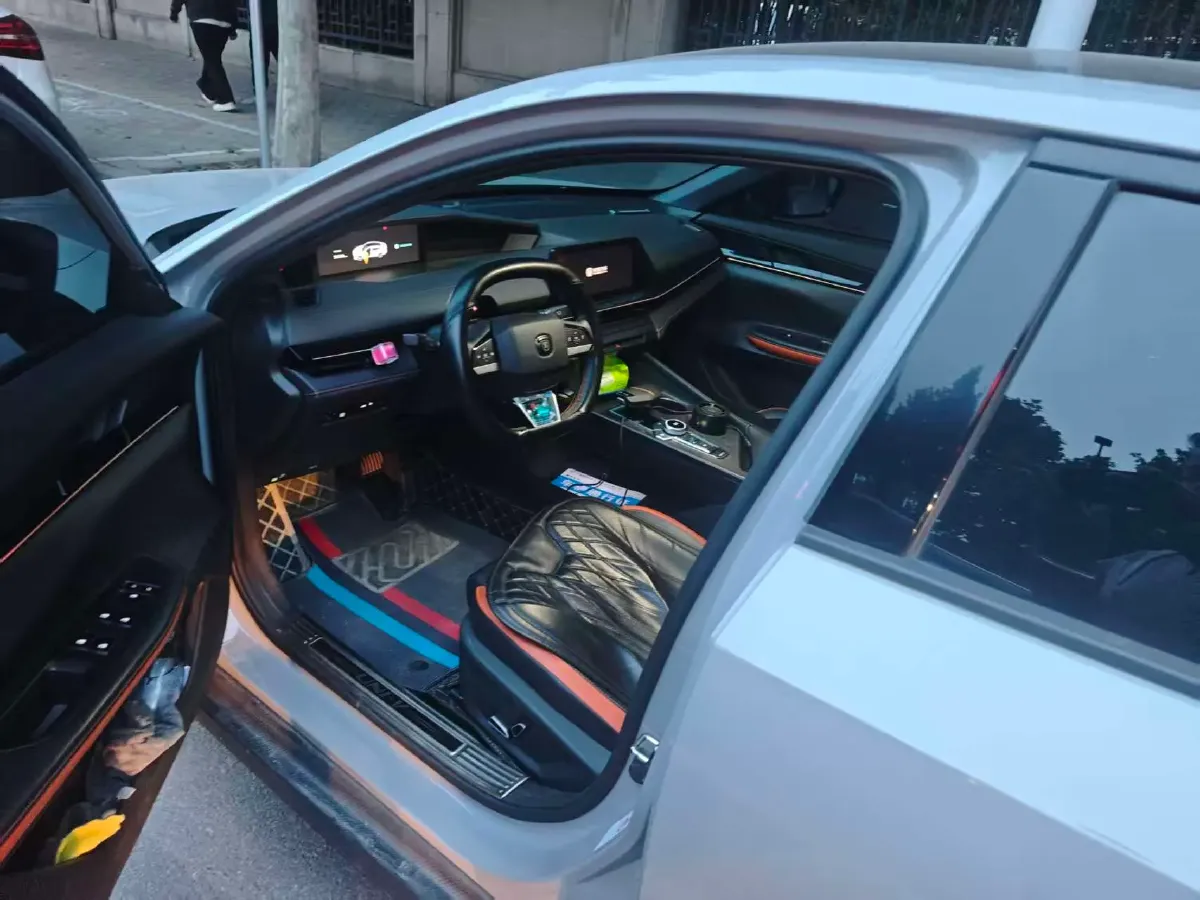 2023 ChangAn UNI-V 1.5T 188HP L4 7DCT,autocango,china used car exporter,china ev exporter,chinese used car exporter,chinese used ev exporter