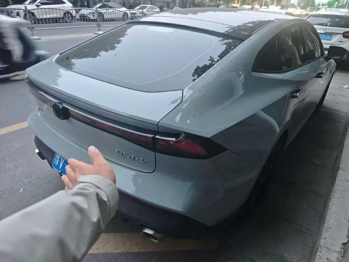 2023 ChangAn UNI-V 1.5T 188HP L4 7DCT,autocango,china used car exporter,china ev exporter,chinese used car exporter,chinese used ev exporter