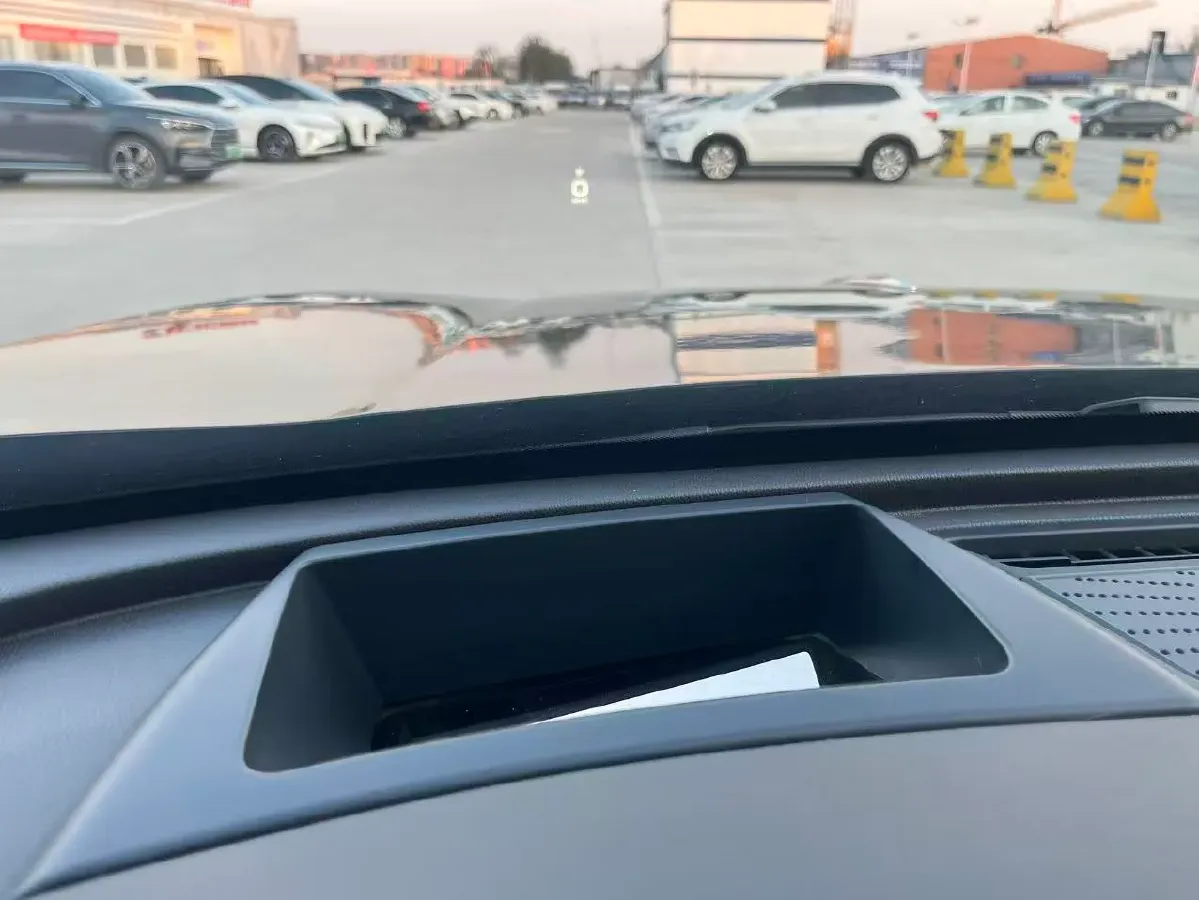 2022 HongQi HS5 2.0T 224HP L4 6AT,autocango,china used car exporter,china ev exporter,chinese used car exporter,chinese used ev exporter