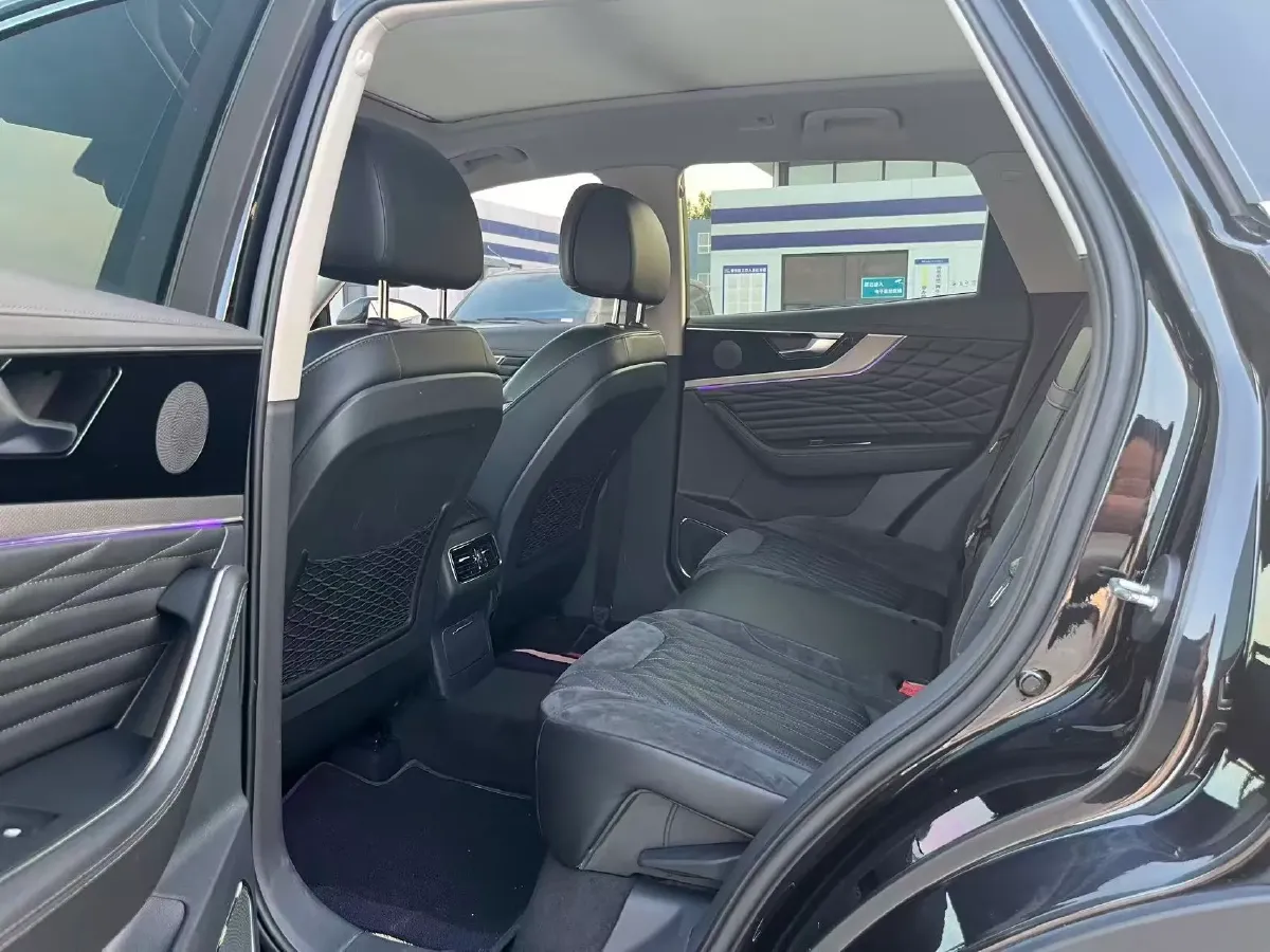 2022 HongQi HS5 2.0T 224HP L4 6AT,autocango,china used car exporter,china ev exporter,chinese used car exporter,chinese used ev exporter