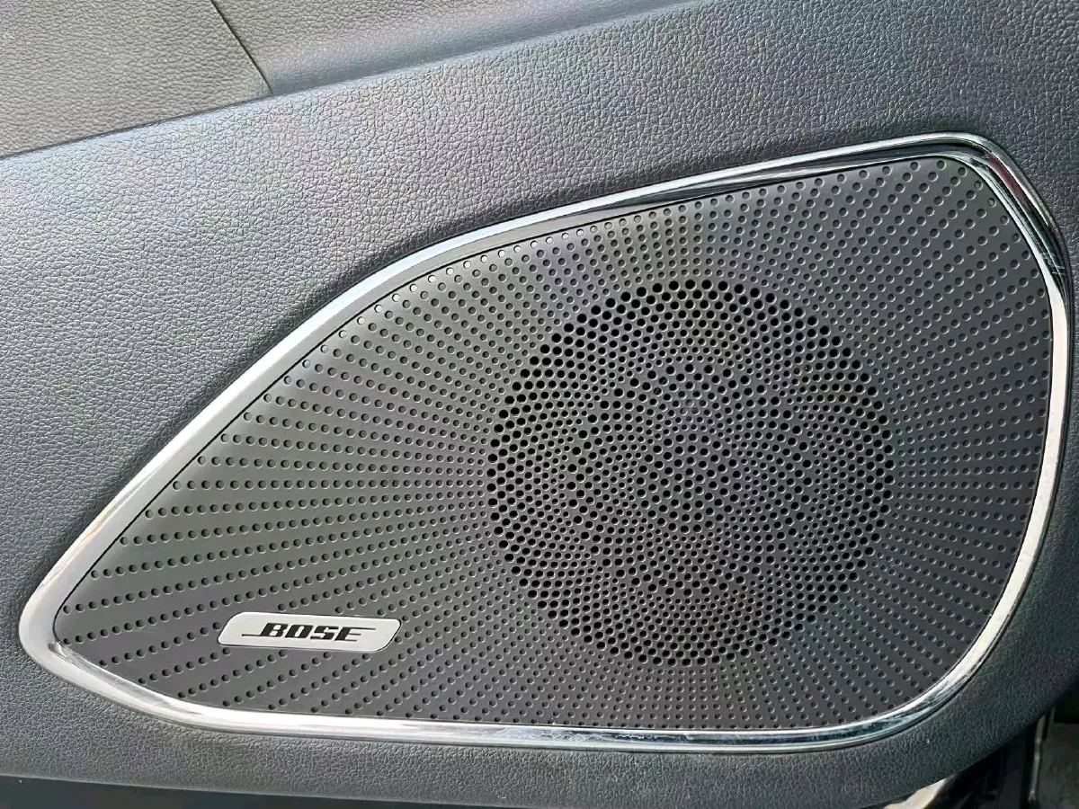 2022 HongQi HS5 2.0T 224HP L4 6AT,autocango,china used car exporter,china ev exporter,chinese used car exporter,chinese used ev exporter