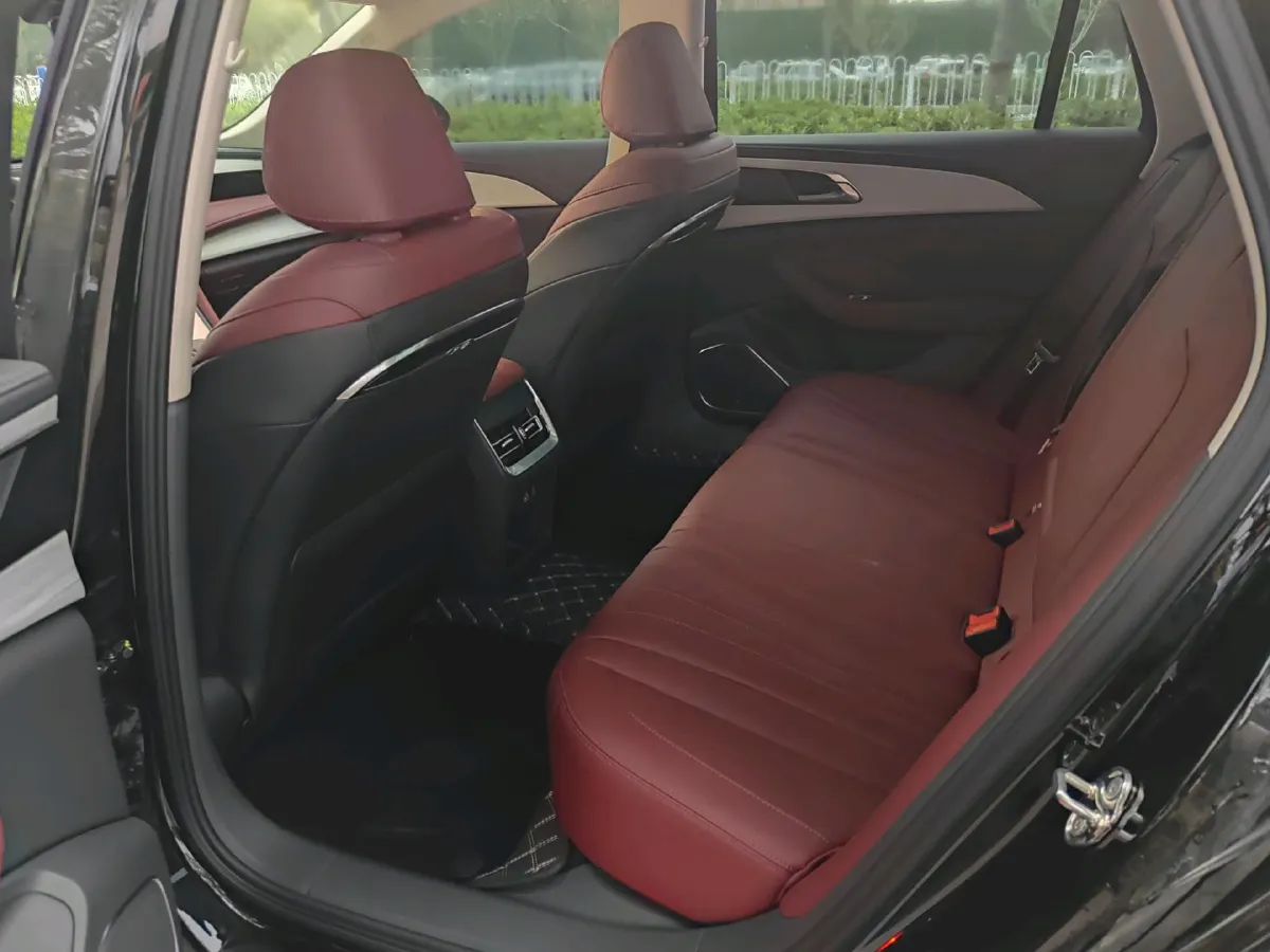 2025 HongQi H5 1.5T 150HP L4 1DHT PHEV,autocango,china used car exporter,china ev exporter,chinese used car exporter,chinese used ev exporter