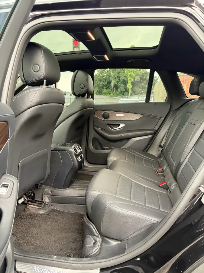 2021 Mercedes-Benz GLC Class 2.0T 197HP L4 9AT,autocango,china used car exporter,china ev exporter,chinese used car exporter,chinese used ev exporter