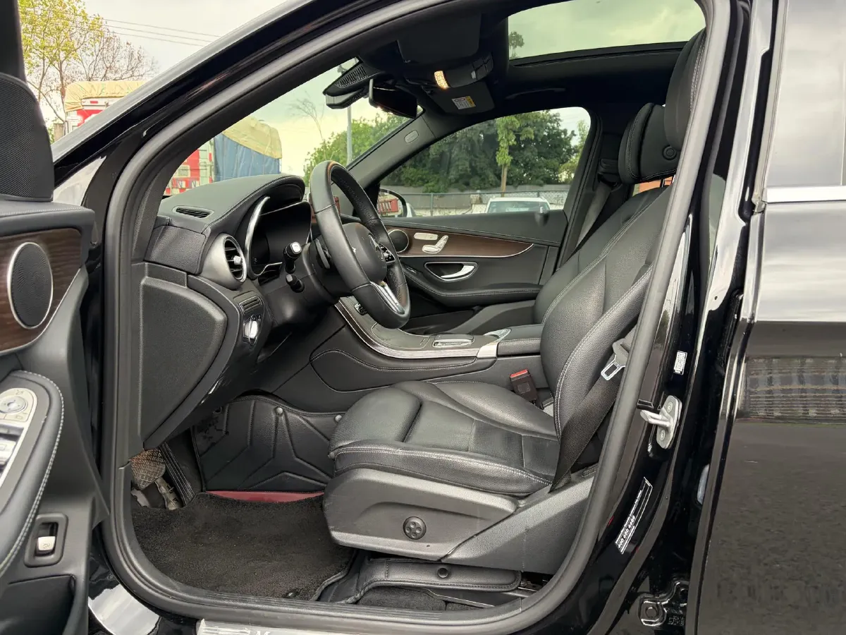 2021 Mercedes-Benz GLC Class 2.0T 197HP L4 9AT,autocango,china used car exporter,china ev exporter,chinese used car exporter,chinese used ev exporter