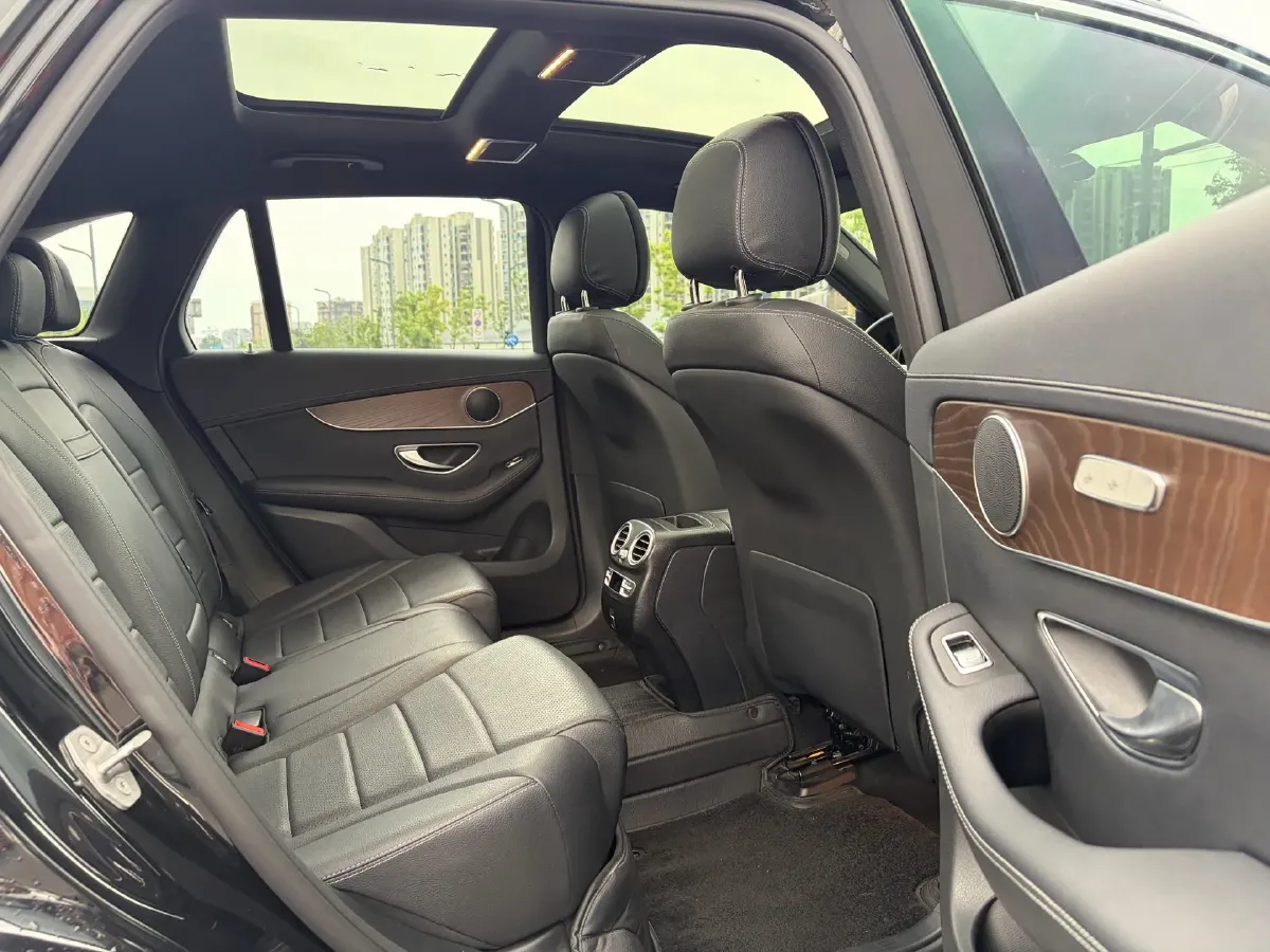 2021 Mercedes-Benz GLC Class 2.0T 197HP L4 9AT,autocango,china used car exporter,china ev exporter,chinese used car exporter,chinese used ev exporter