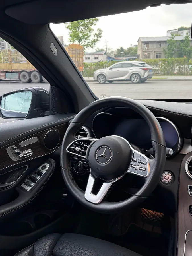 2021 Mercedes-Benz GLC Class 2.0T 197HP L4 9AT,autocango,china used car exporter,china ev exporter,chinese used car exporter,chinese used ev exporter
