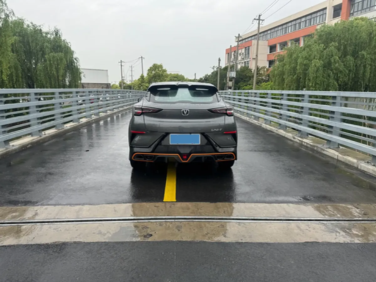 2022 ChangAn UNI-T 1.5T 188HP L4 7DCT,autocango,china used car exporter,china ev exporter,chinese used car exporter,chinese used ev exporter