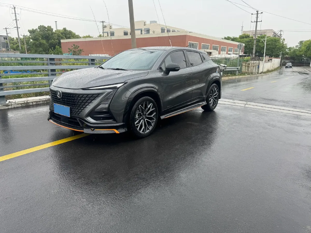 2022 ChangAn UNI-T 1.5T 188HP L4 7DCT,autocango,china used car exporter,china ev exporter,chinese used car exporter,chinese used ev exporter