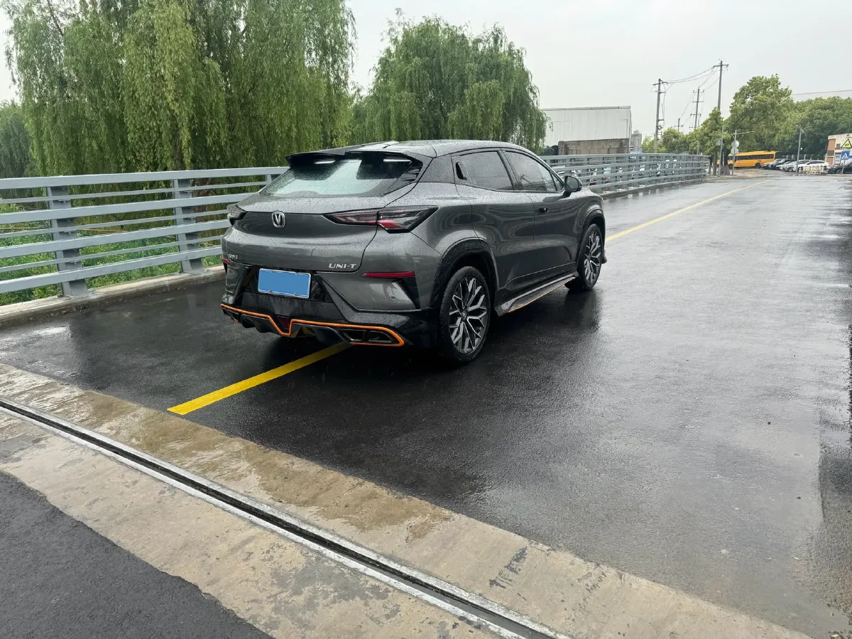 2022 ChangAn UNI-T 1.5T 188HP L4 7DCT,autocango,china used car exporter,china ev exporter,chinese used car exporter,chinese used ev exporter
