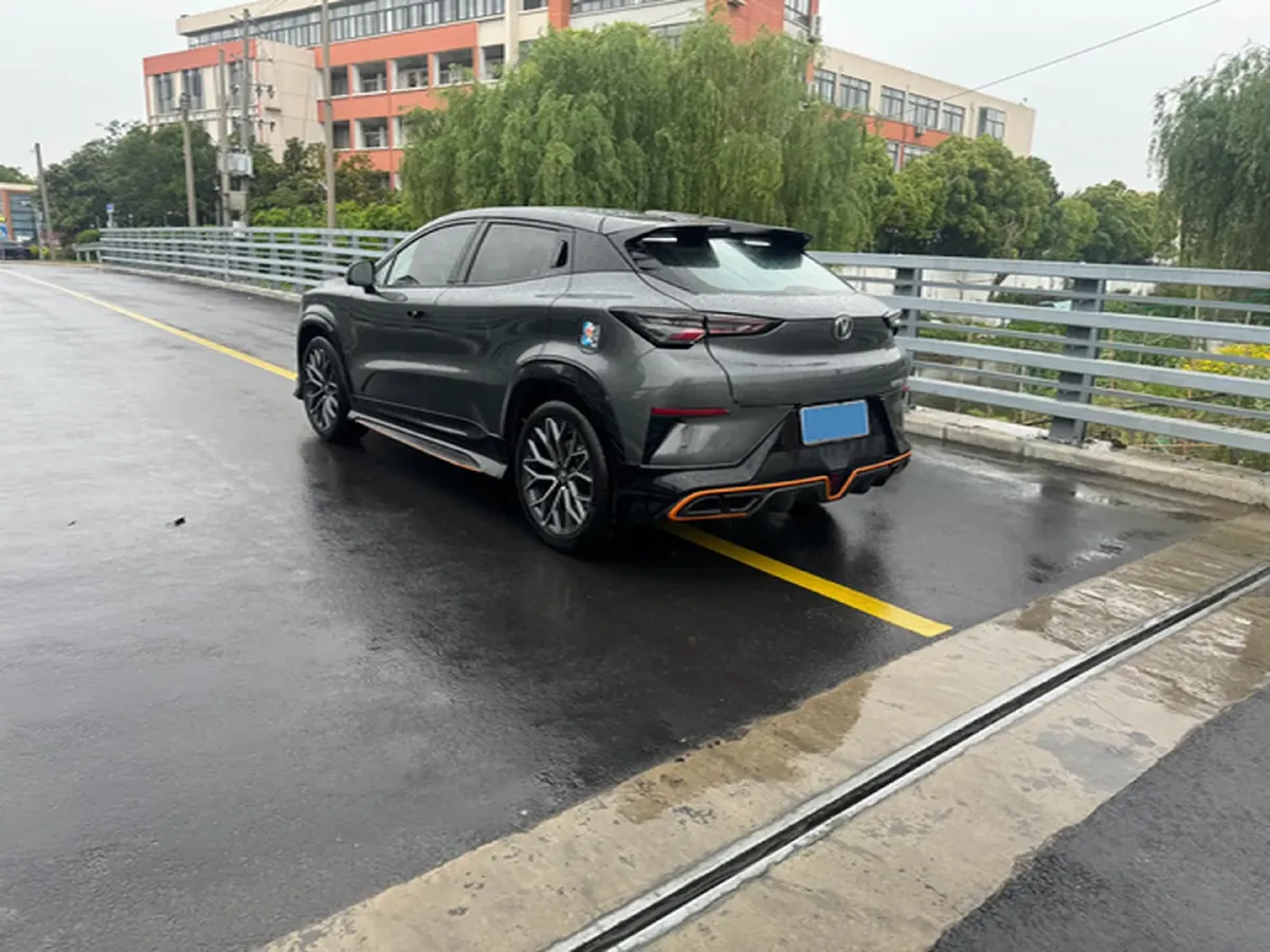 2022 ChangAn UNI-T 1.5T 188HP L4 7DCT,autocango,china used car exporter,china ev exporter,chinese used car exporter,chinese used ev exporter