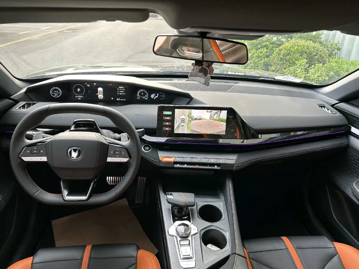 2024 ChangAn UNI-V 1.5T 188HP L4 7DCT,autocango,china used car exporter,china ev exporter,chinese used car exporter,chinese used ev exporter