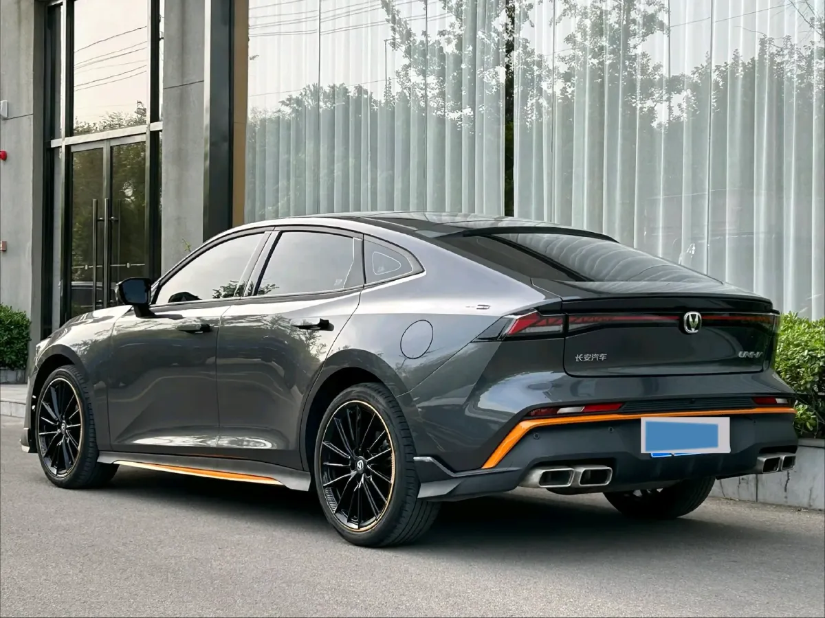 2024 ChangAn UNI-V 1.5T 188HP L4 7DCT,autocango,china used car exporter,china ev exporter,chinese used car exporter,chinese used ev exporter