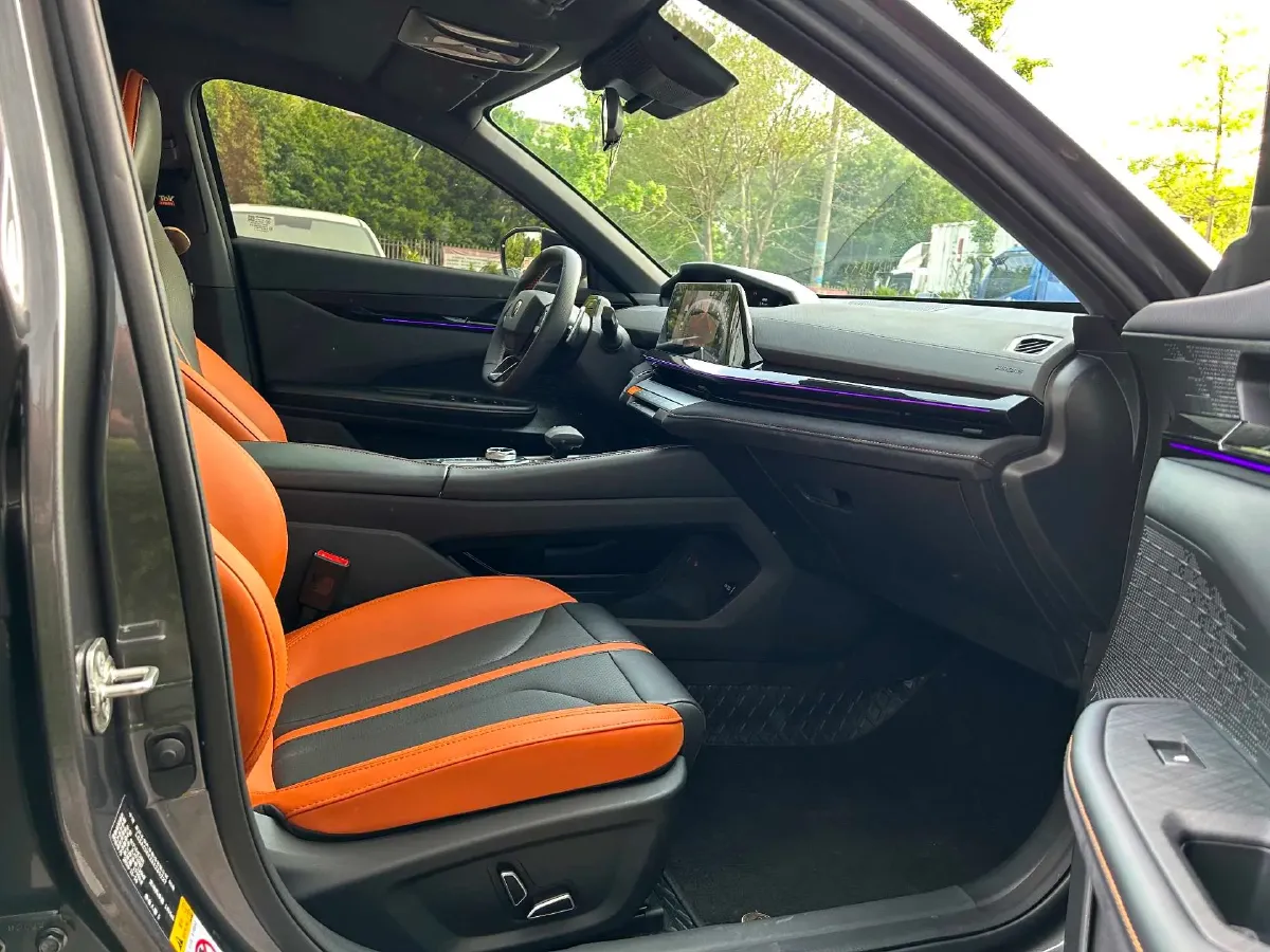 2024 ChangAn UNI-V 1.5T 188HP L4 7DCT,autocango,china used car exporter,china ev exporter,chinese used car exporter,chinese used ev exporter